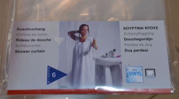 Eksempel på udenlandsk produkt, der indeholder stoffer EU-producenter ikke bruger. Her et badeforhæng.