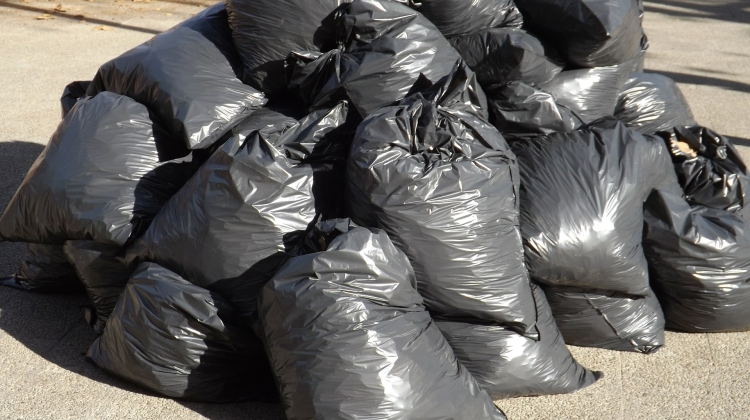 garbage-413757_1920
